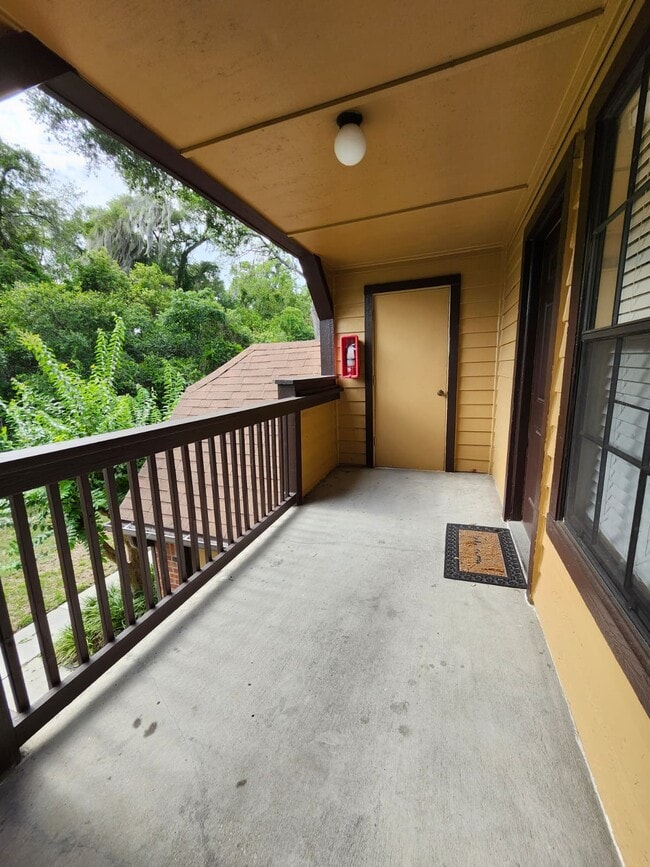 Photo - 415 Lakepointe Dr Unit # 204