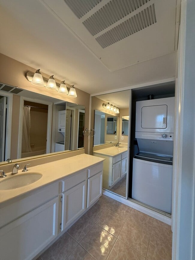 Photo - Beautiful Condo Located in the Heart Of Ca...