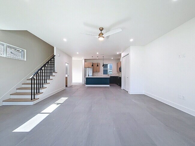 Photo - 334 14th St N