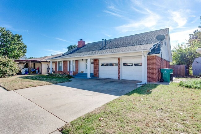 Photo - Spacious 4-Bedroom Home in Mature Neighbor...