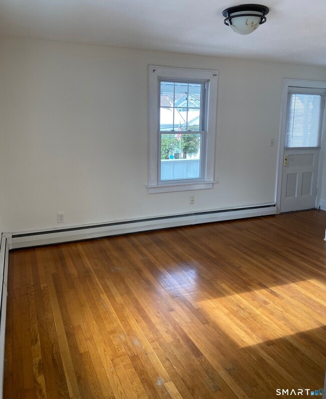 Photo - 117 Golden Hill St