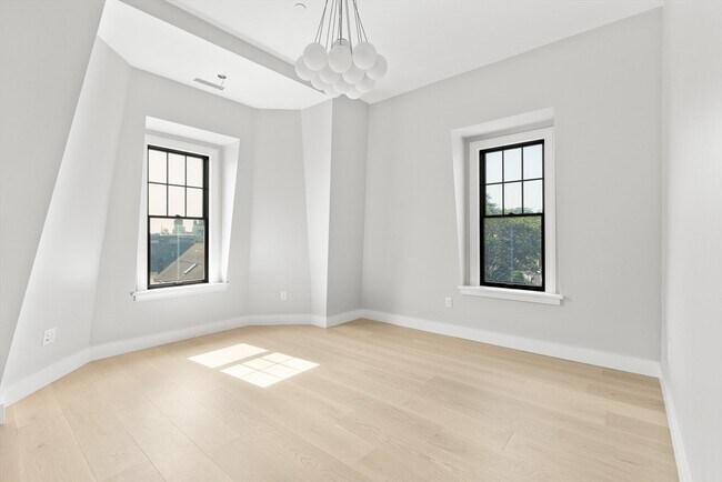 Photo - 34 Pinckney St Unit 3
