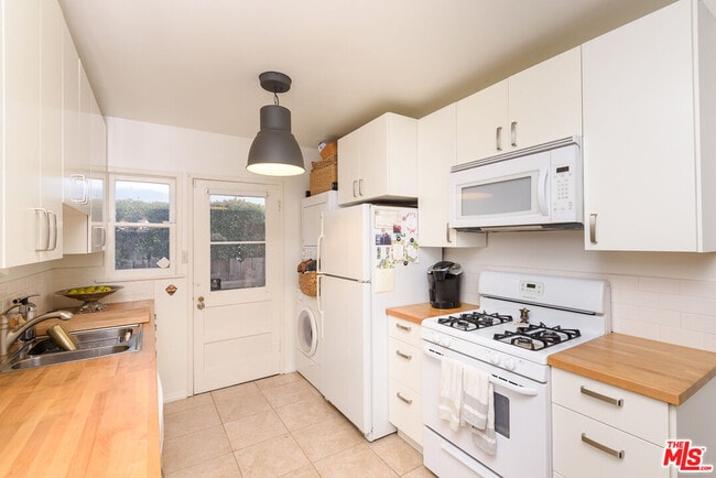 Photo - 11421 Burnham St