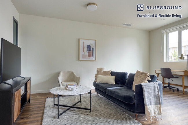 Building Photo - 1818 N Cherokee Ave Rental