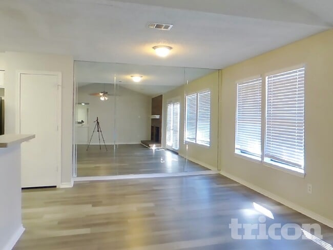 Photo - 2442 Antler Trail