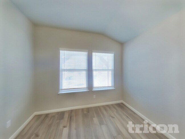 Photo - 5503 Shasta Pl