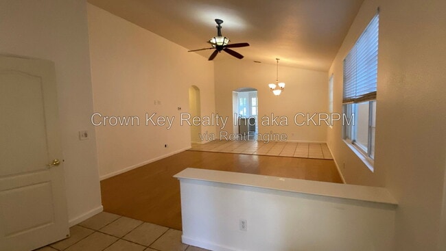 1844 Oswego Ct