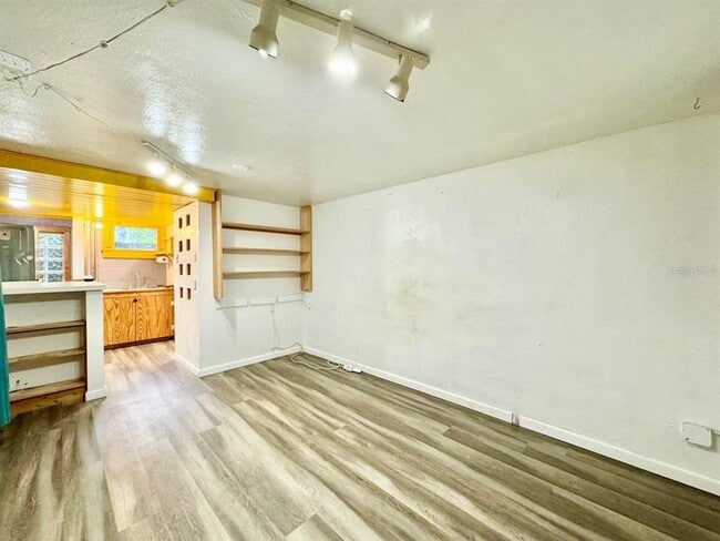 Photo - 6601 N Navin Ave