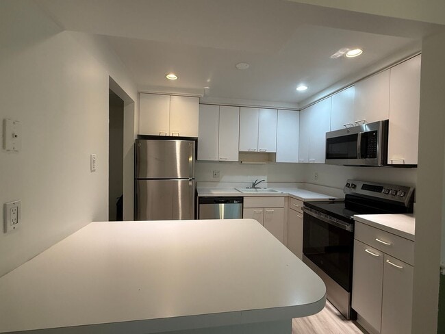 595 Calais Dr