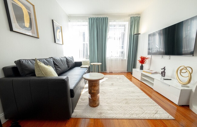 Building Photo - 305 E 95th St Unit ID1032002P Rental