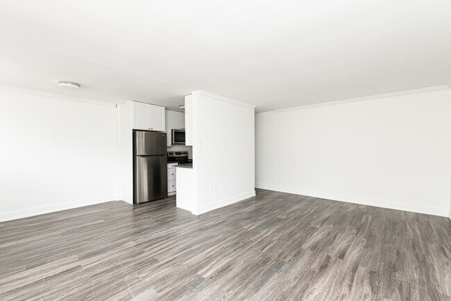 Photo - 135 Connaught