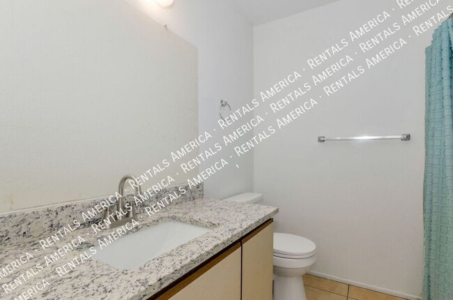 1366 N Riverview Blvd