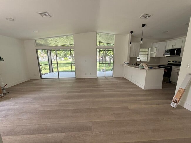 Building Photo - 15749 Woodgate Ct