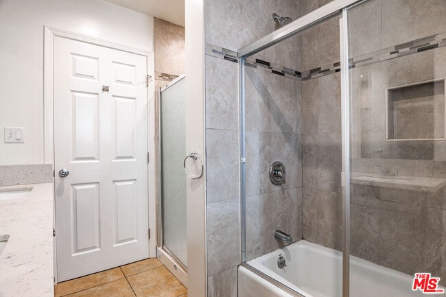 Photo - 1112 Ocean Park Blvd Unidad B