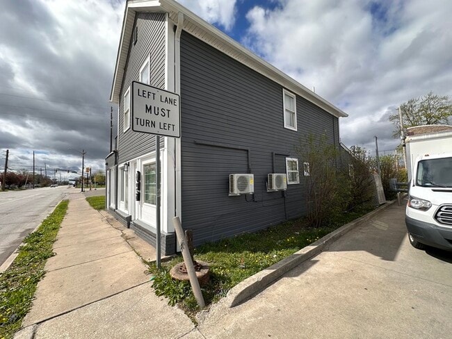 Photo - 2948 Shelby St