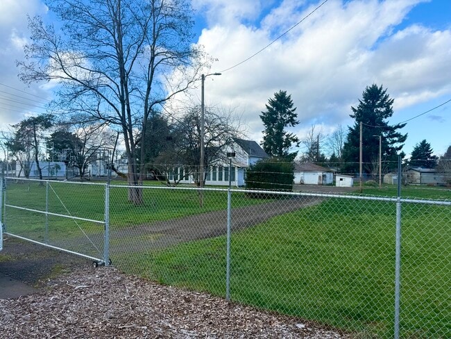 Photo - 16702 SE 1st St