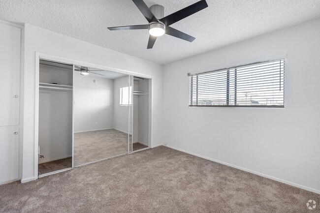 1BR, 1BA - 600SF - Bedroom