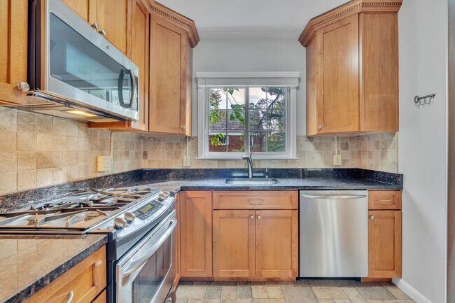 Photo - 1012 Valley Dr