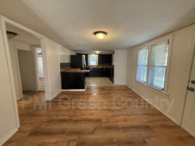 Photo - 209 W Magnolia St