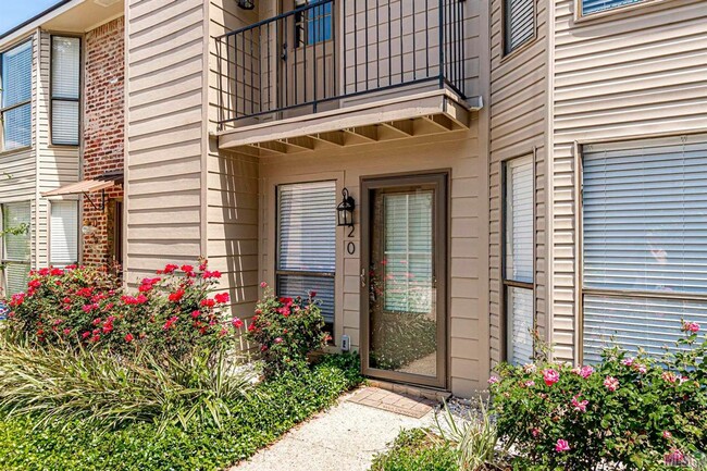 2 Bedroom Townhouse on Bluebonnet & Jeffer... - 2 Bedroom Townhouse on Bluebonnet & Jeffer...