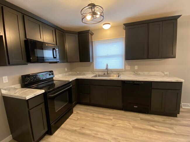 Photo - 6036 Applecrest Ct Townhome