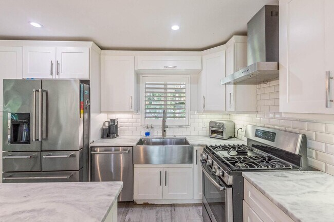 Photo - 2830 SW 5th St