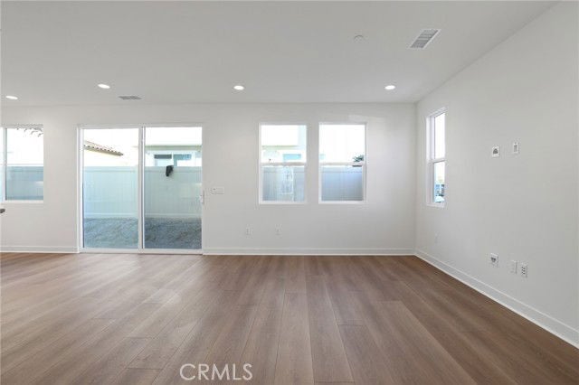 Photo - 922 Jasper St