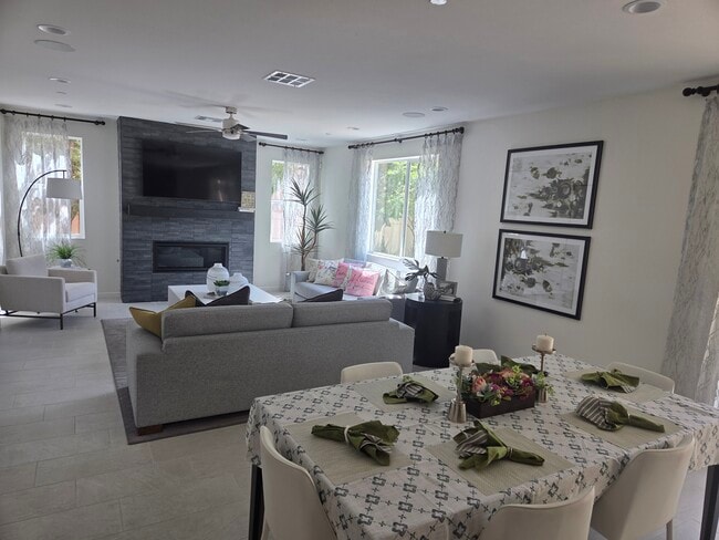 Photo - 383 Knotgrass St