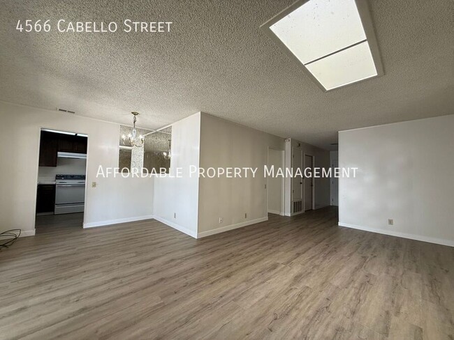 Photo - 4566 Cabello St