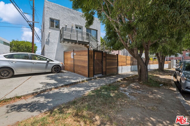 Building Photo - 254 5th Ave Rental