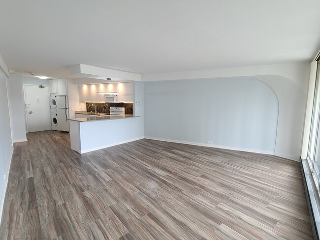 Photo - 300 N State St Unit 4107