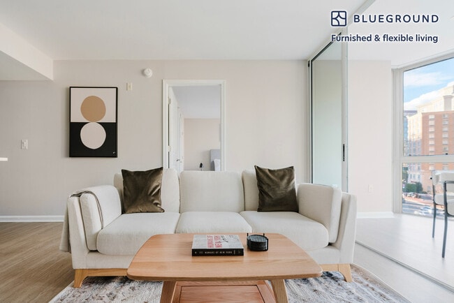 Photo - 450 Massachusetts Ave NW Unidad FL5-ID1199