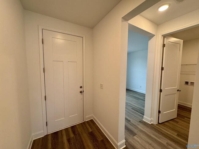 Photo - 337 Mistfield St