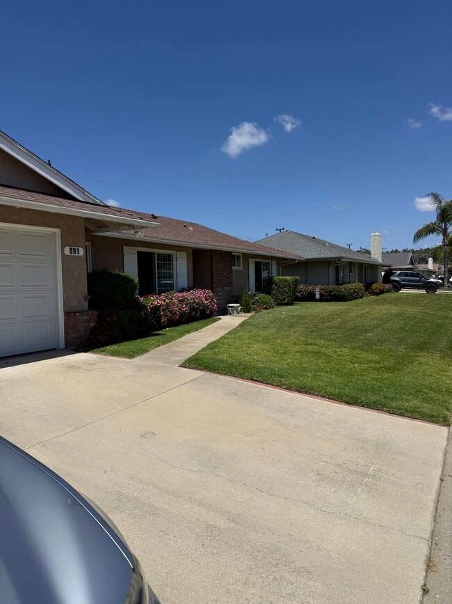 Photo - 891 Rosewood Ave