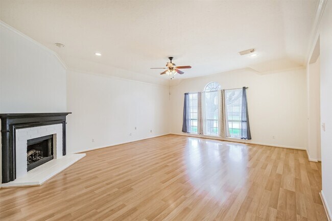 Photo - 18422 Cobblestone Dr