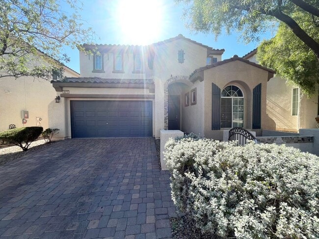 Building Photo - Beautiful 2 story single family house