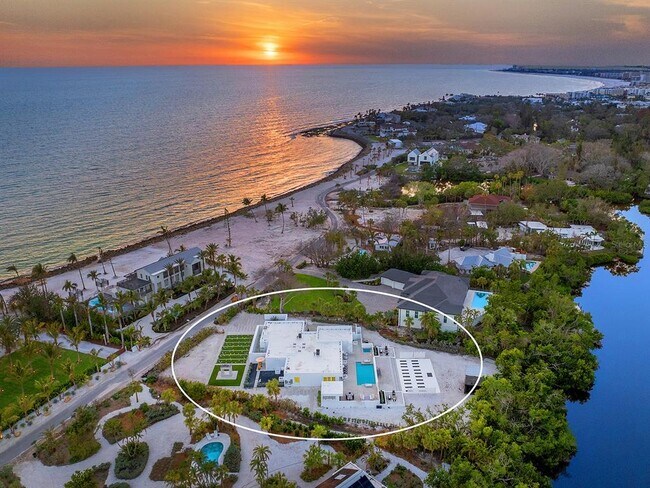 Photo - 7647 Sanderling Rd