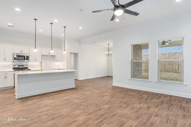 Photo - "Charming 3-Bedroom Bossier City Home with 2 Full Baths and 1848 Sq Ft of Comfort!"