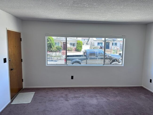 Photo - 1102-1104 W. 23rd Street & 2231-2233 S. Leland St.. Unidad 2233