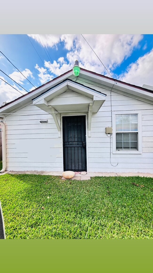 Photo - 7618 Linden St
