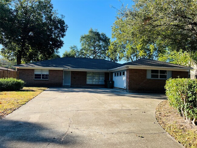 Photo - 5511 Willowbend Blvd