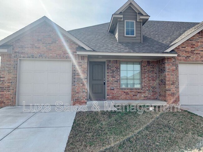 4612 Loch Ln