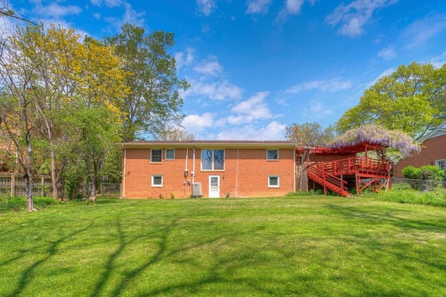 Photo - 507 Stonegate Dr