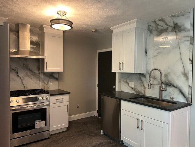 Photo - 18 Ashcroft St Unit 301