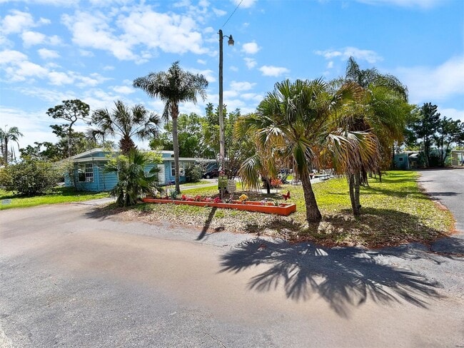 Photo - 10464 106th Ave N Unidad 8