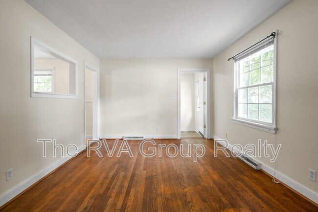 Photo - 819 Boroughbridge Rd