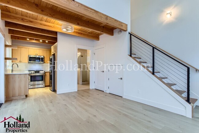 Photo - 7241 SE Tolman St Unidad B