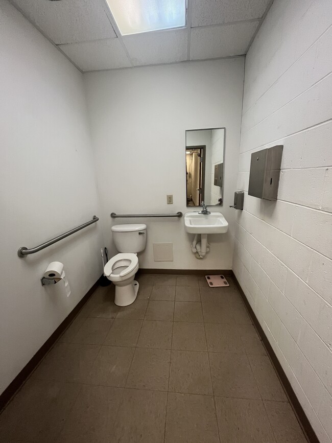 Photo - 2312 S Main St