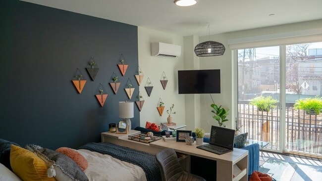 Building Photo - 348 Somerville Ave Unit 516