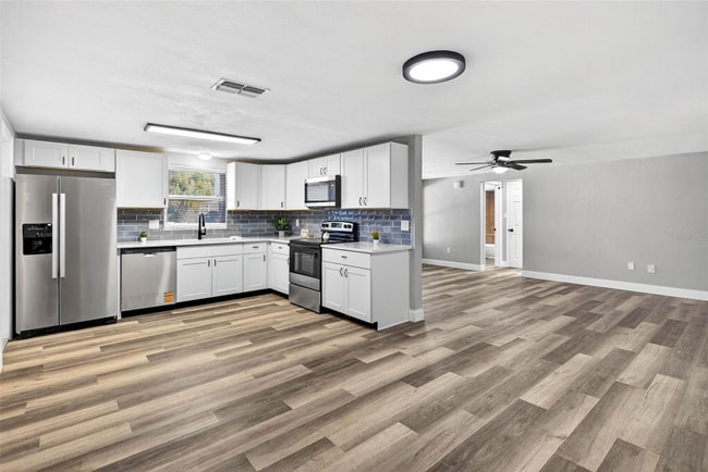 Photo - 10933 Premier Ave